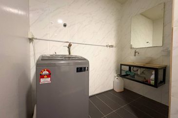 Crown Tower @ Empire City