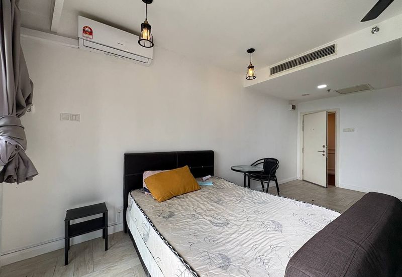 Crown Tower @ Empire City