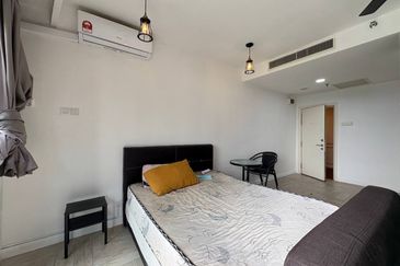 Crown Tower @ Empire City