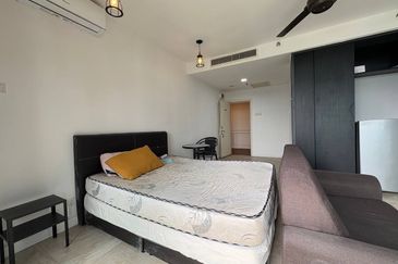 Crown Tower @ Empire City