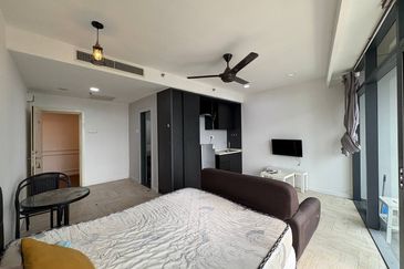 Crown Tower @ Empire City