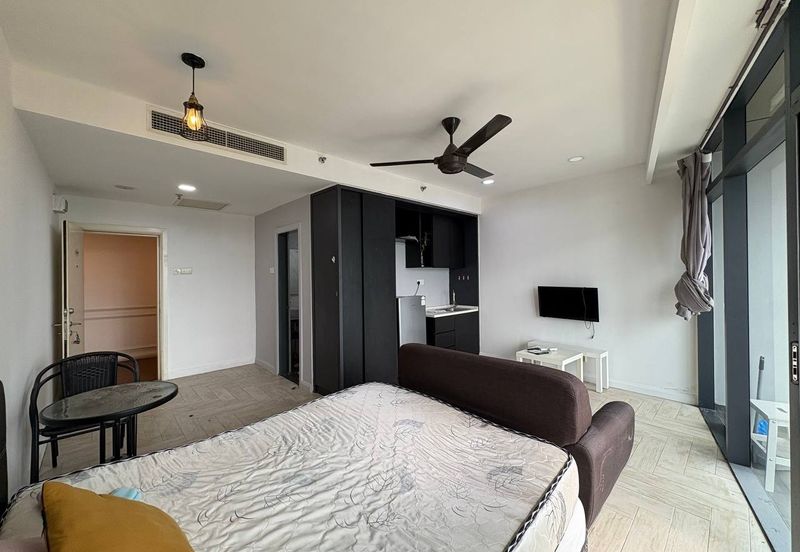 Crown Tower @ Empire City