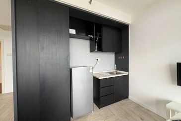 Crown Tower @ Empire City