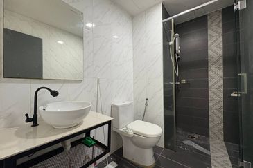 Crown Tower @ Empire City