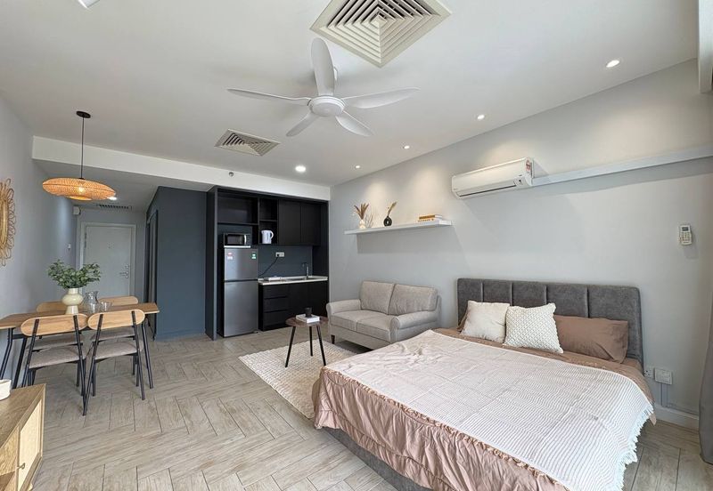 Crown Tower @ Empire City