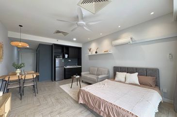 Crown Tower @ Empire City