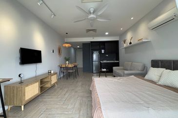 Crown Tower @ Empire City