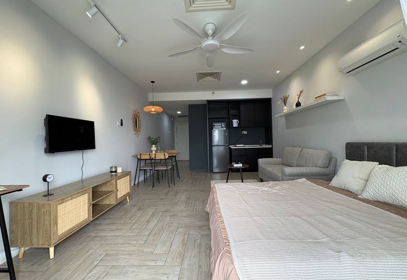 Crown Tower @ Empire City