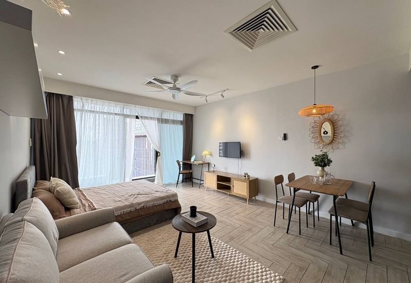 Crown Tower @ Empire City