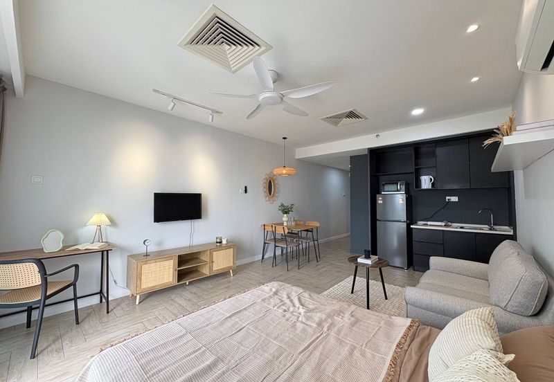 Crown Tower @ Empire City