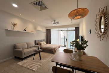 Crown Tower @ Empire City