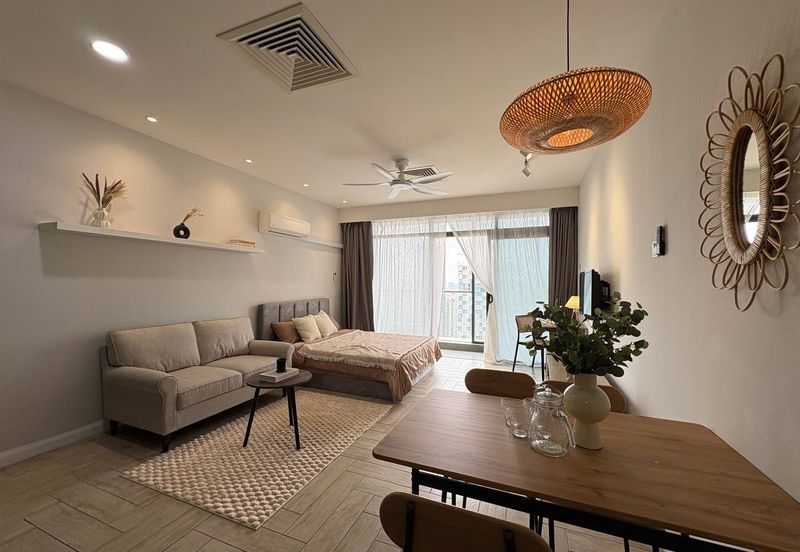 Crown Tower @ Empire City