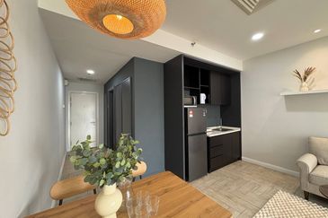 Crown Tower @ Empire City