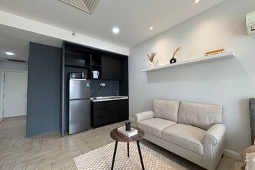 Crown Tower @ Empire City