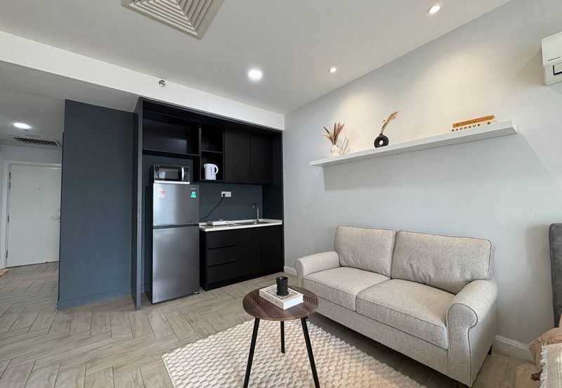 Crown Tower @ Empire City