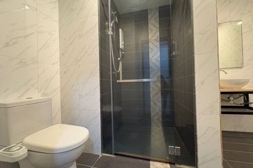 Crown Tower @ Empire City