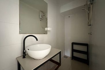 Colonial @ Empire city