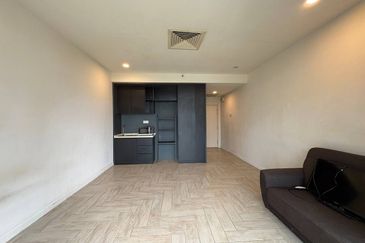 Crown Tower @ Empire City