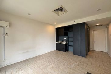 Crown Tower @ Empire City