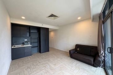 Crown Tower @ Empire City