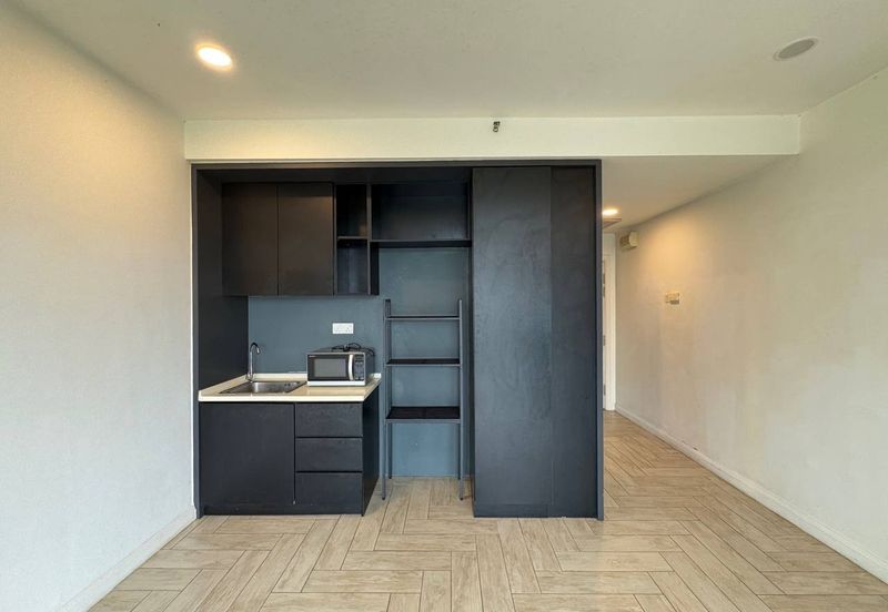 Crown Tower @ Empire City