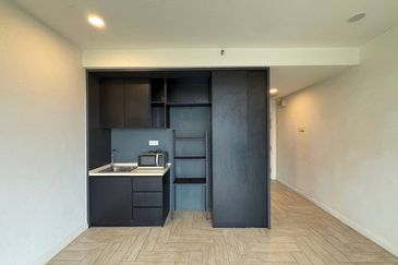 Crown Tower @ Empire City