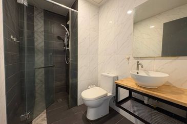 Crown Tower @ Empire City