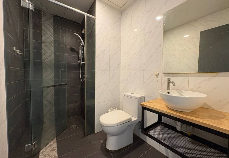 Crown Tower @ Empire City