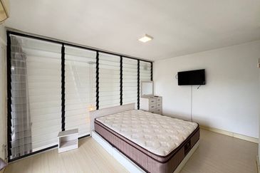 Colonial @ Empire city