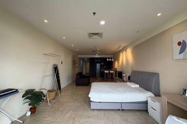 Crown Tower @ Empire City