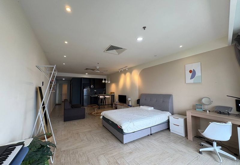 Crown Tower @ Empire City