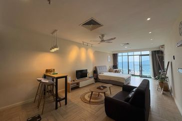 Crown Tower @ Empire City