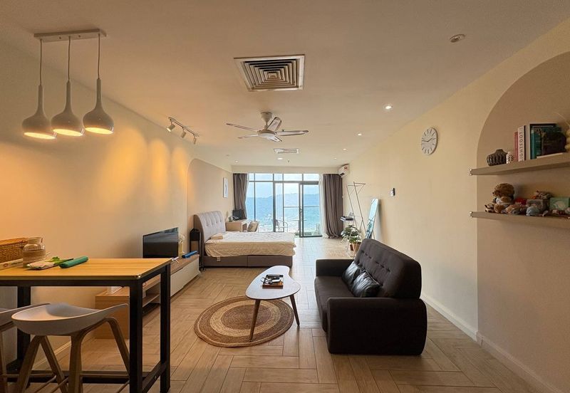 Crown Tower @ Empire City