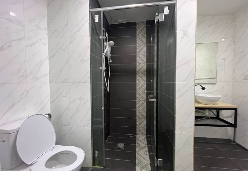 Crown Tower @ Empire City