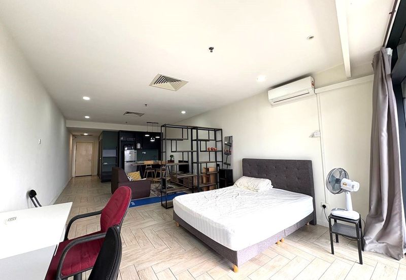 Crown Tower @ Empire City