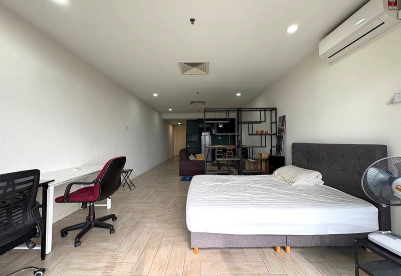 Crown Tower @ Empire City