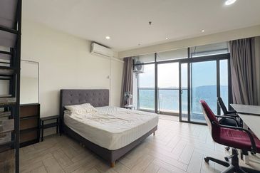 Crown Tower @ Empire City