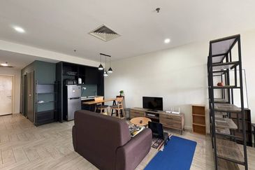 Crown Tower @ Empire City