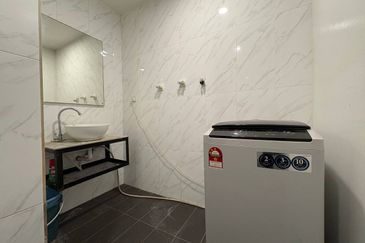 Crown Tower @ Empire City