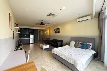 Crown Tower @ Empire City