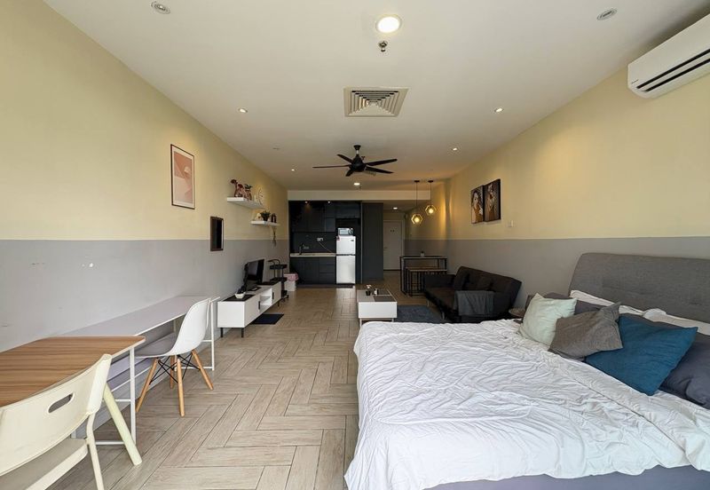 Crown Tower @ Empire City