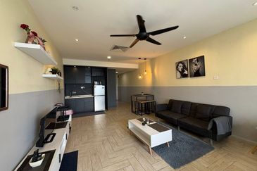 Crown Tower @ Empire City