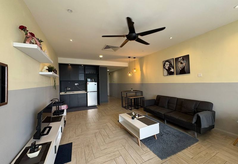 Crown Tower @ Empire City