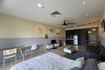 Crown Tower @ Empire City