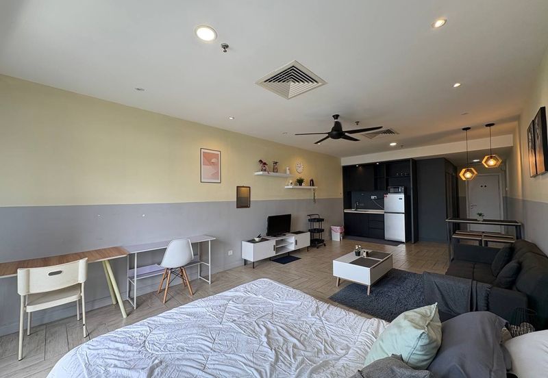 Crown Tower @ Empire City