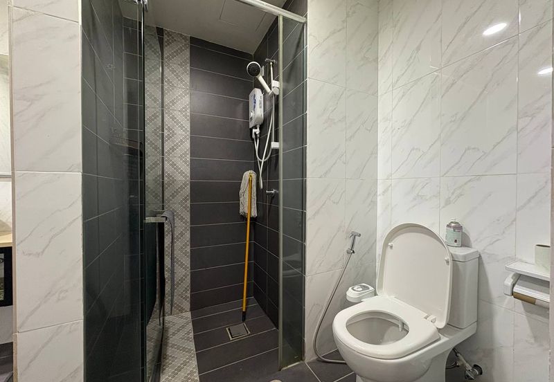 Crown Tower @ Empire City