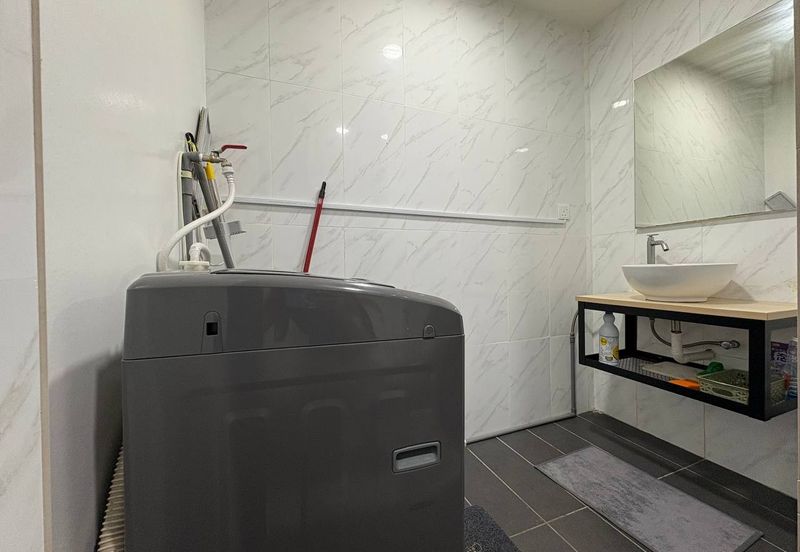 Crown Tower @ Empire City