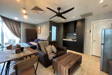 Crown Tower @ Empire City