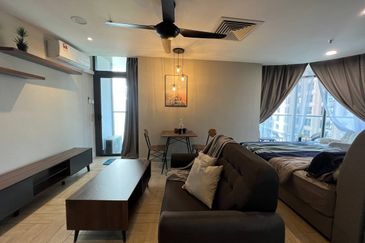 Crown Tower @ Empire City