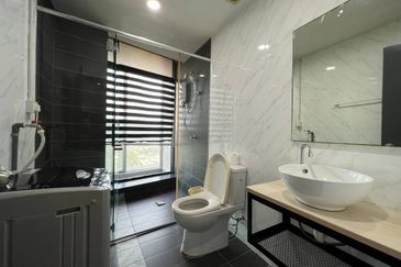 Crown Tower @ Empire City